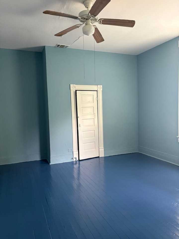 533 Merrick St - Photo 3 of 5