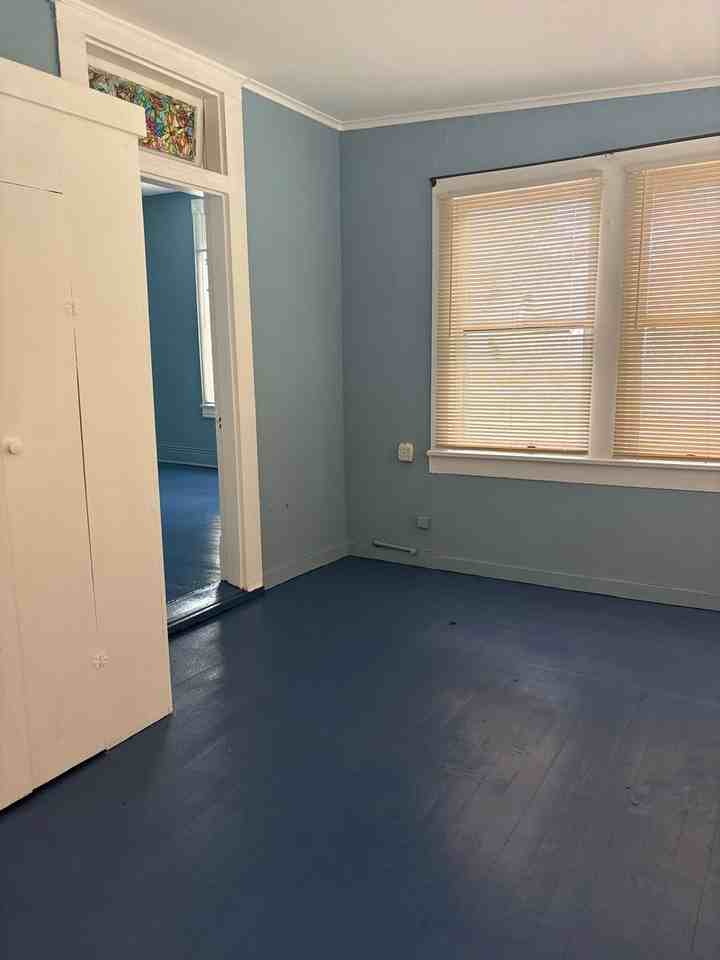 533 Merrick St - Photo 4 of 5