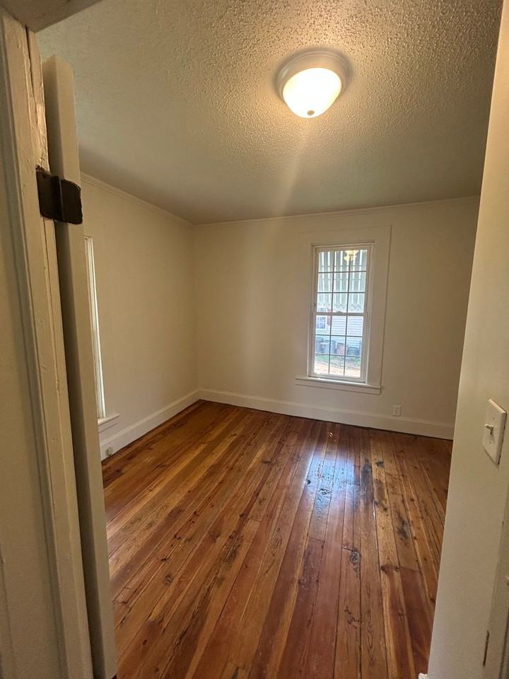 216 Randolph St - Photo 2 of 8