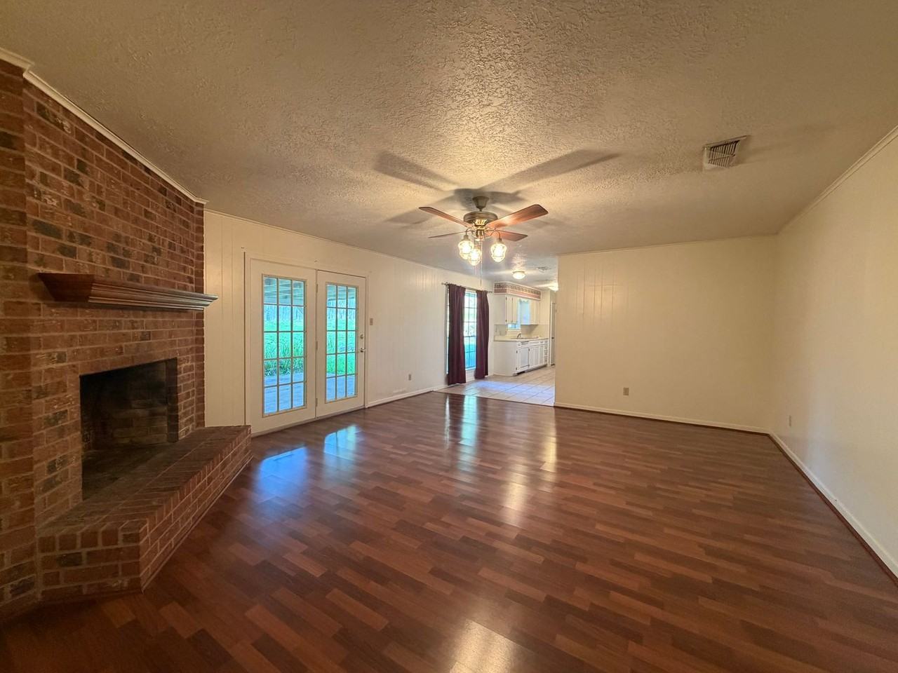 3404 Live Oak Dr - Photo 2 of 22