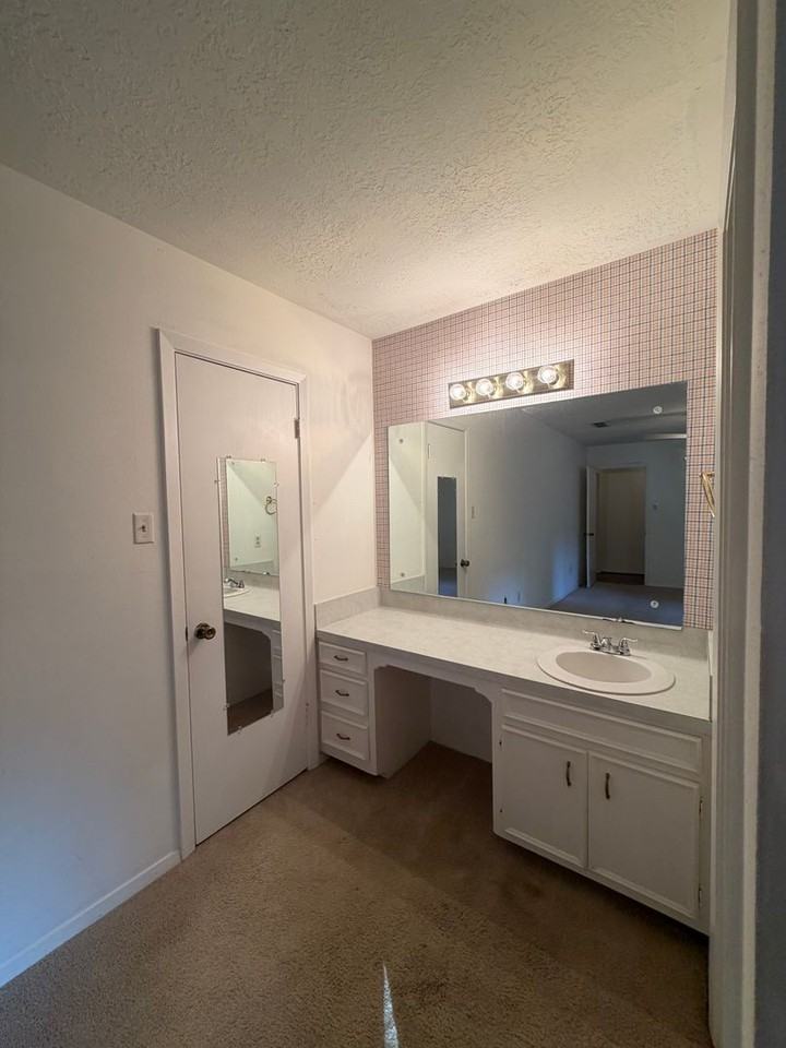 3404 Live Oak Dr - Photo 7 of 22