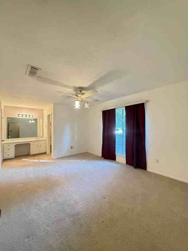 3404 Live Oak Dr - Photo 5 of 22