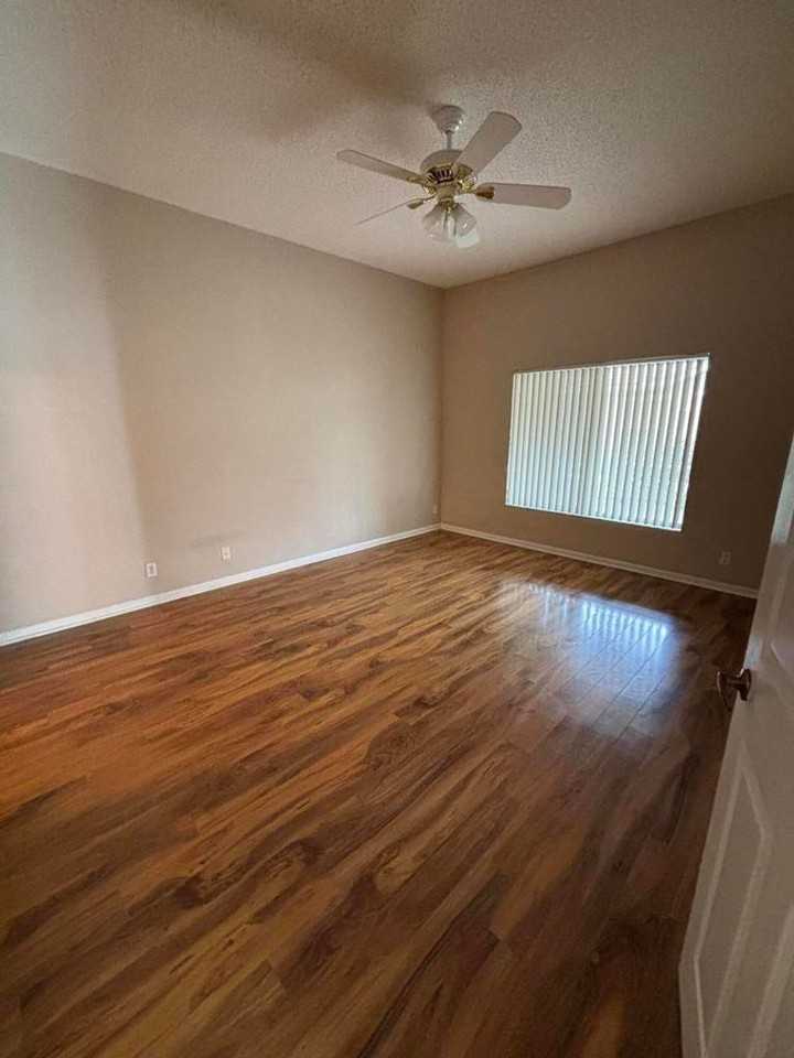 8410 Cargill Pt - Photo 5 of 13