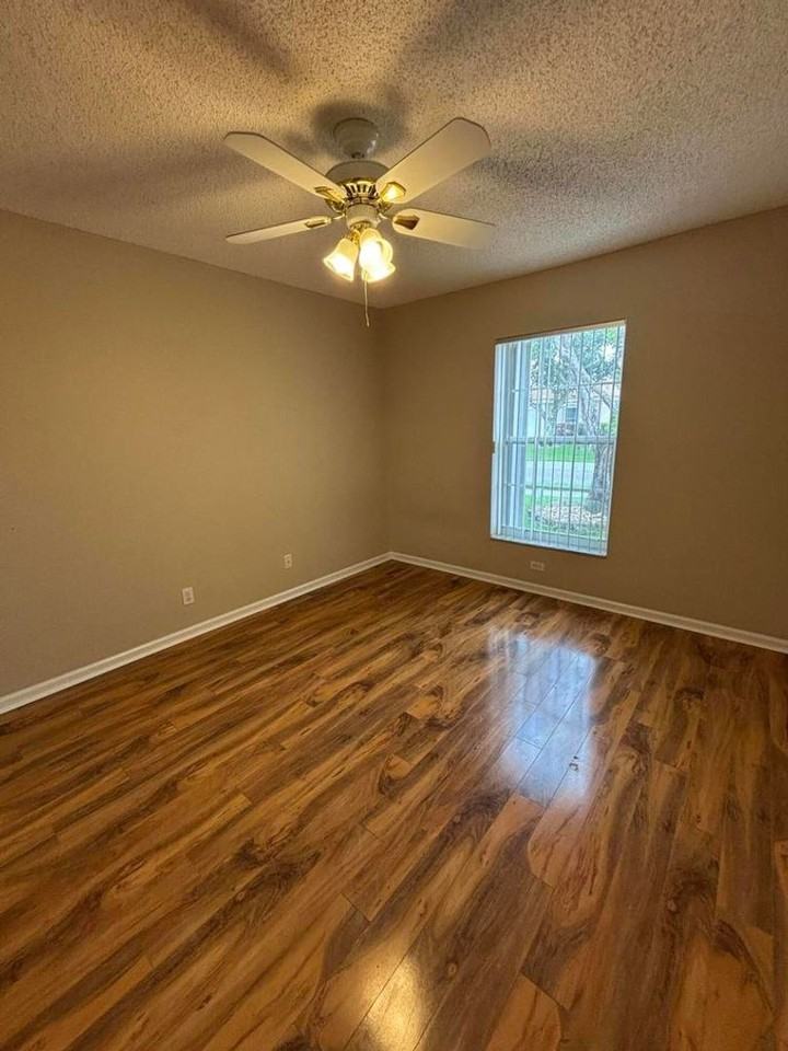 8410 Cargill Pt - Photo 7 of 13