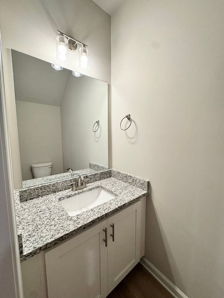 1209 Mccoy St - Photo 3 of 26