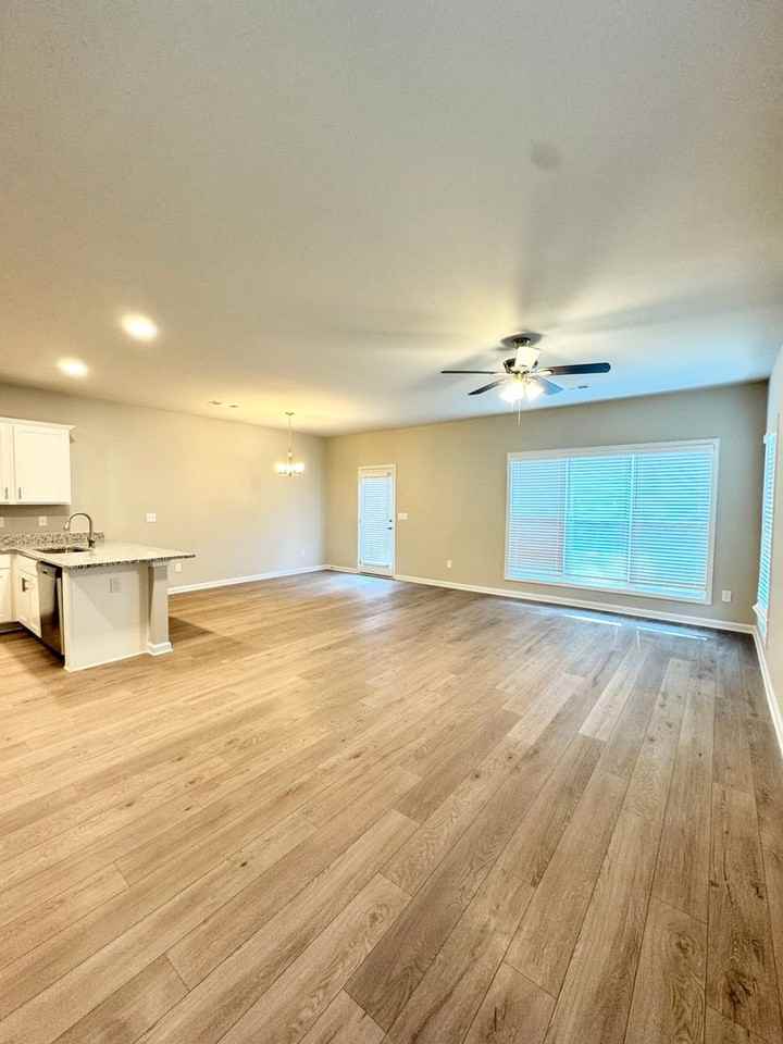 1209 Mccoy St - Photo 5 of 26
