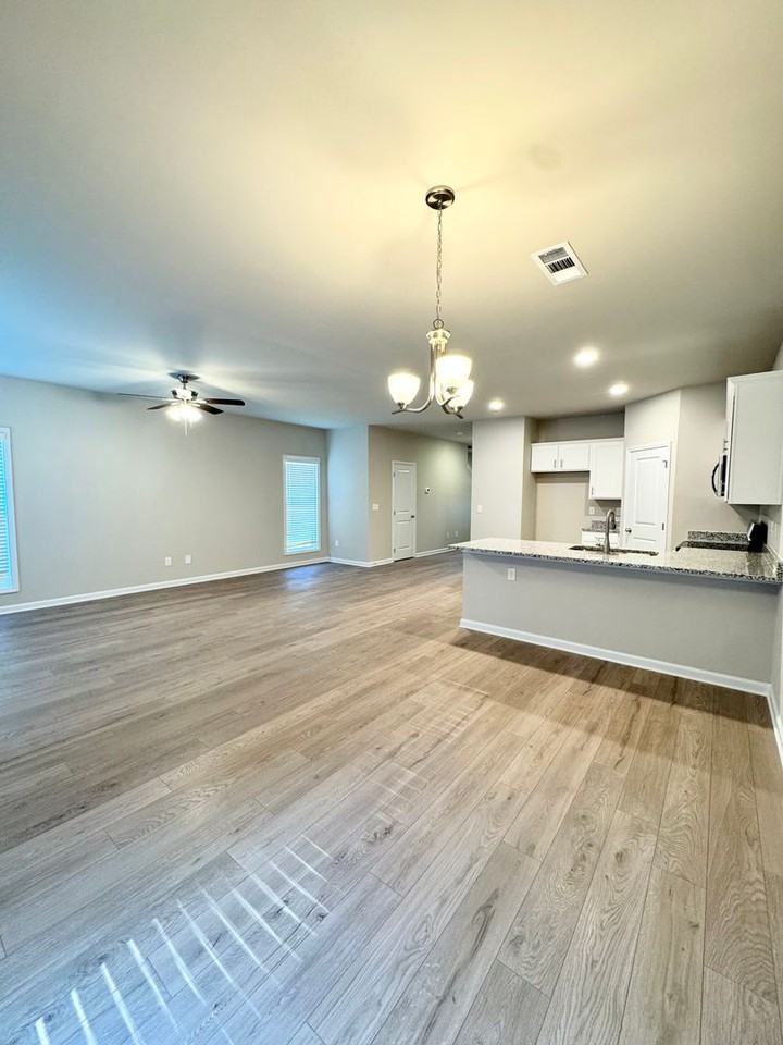 1209 Mccoy St - Photo 7 of 26