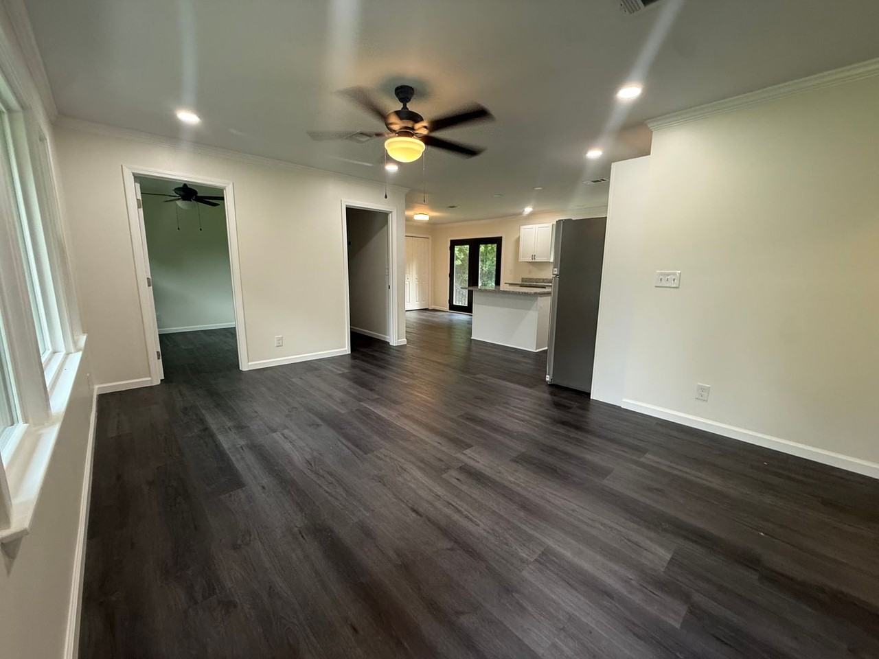 23 Lovell St Ne - Photo 2 of 12