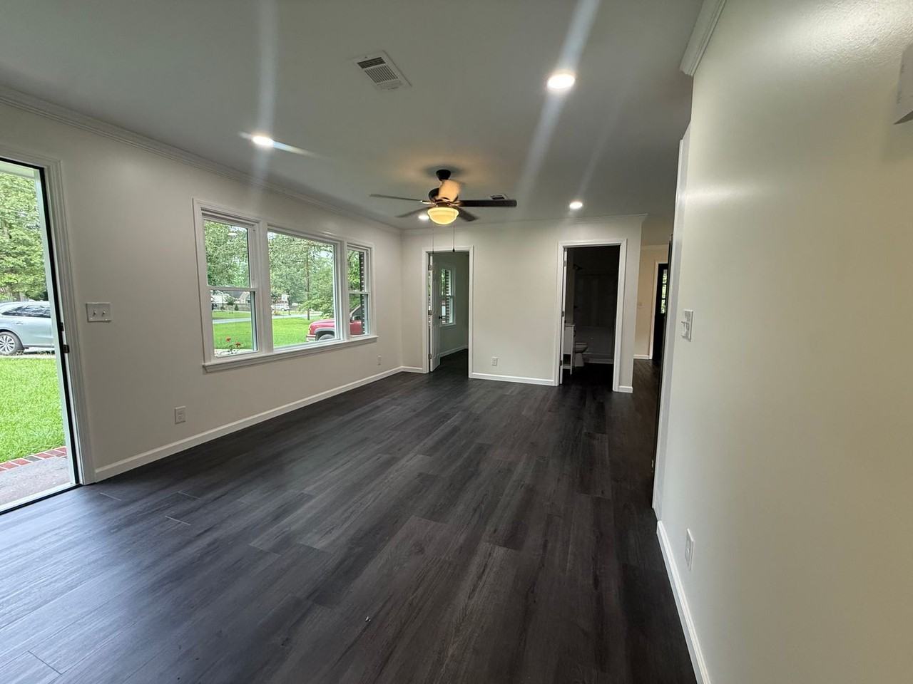 23 Lovell St Ne - Photo 3 of 12