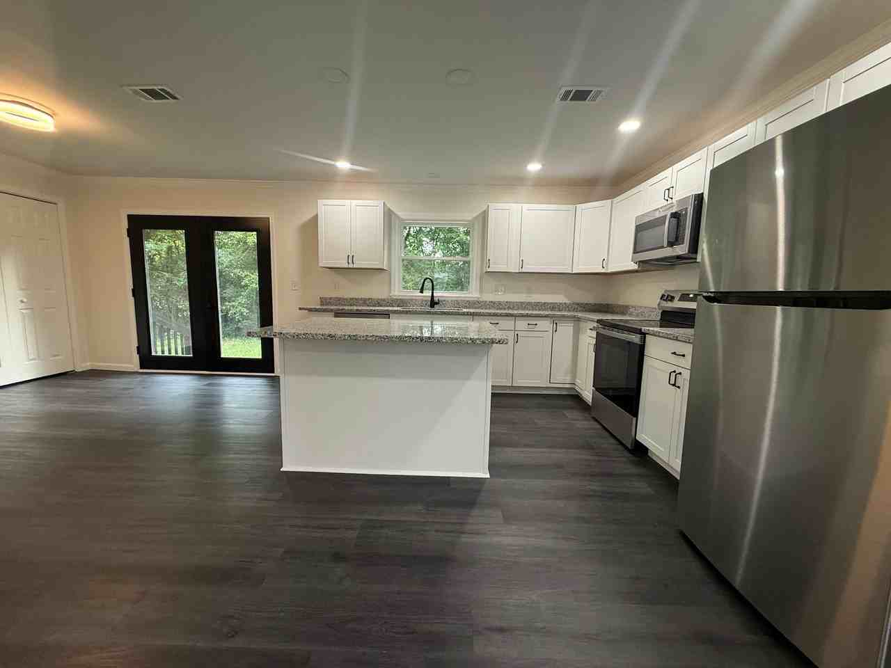 23 Lovell St Ne - Photo 4 of 12