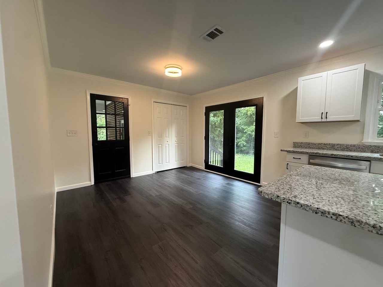 23 Lovell St Ne - Photo 5 of 12