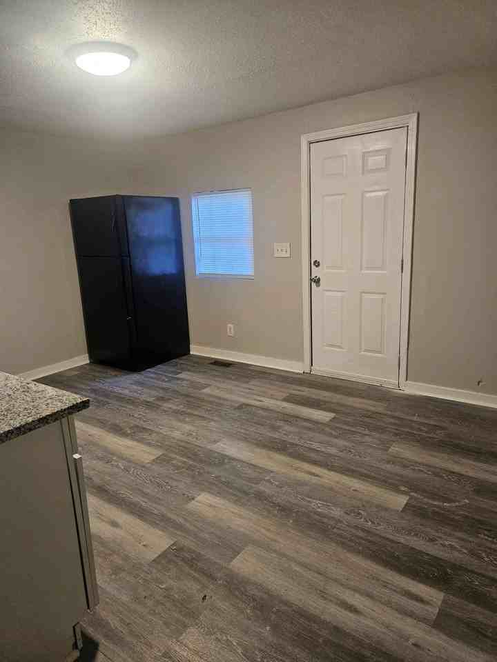 822 S Hancock St #1 - Photo 5 of 10