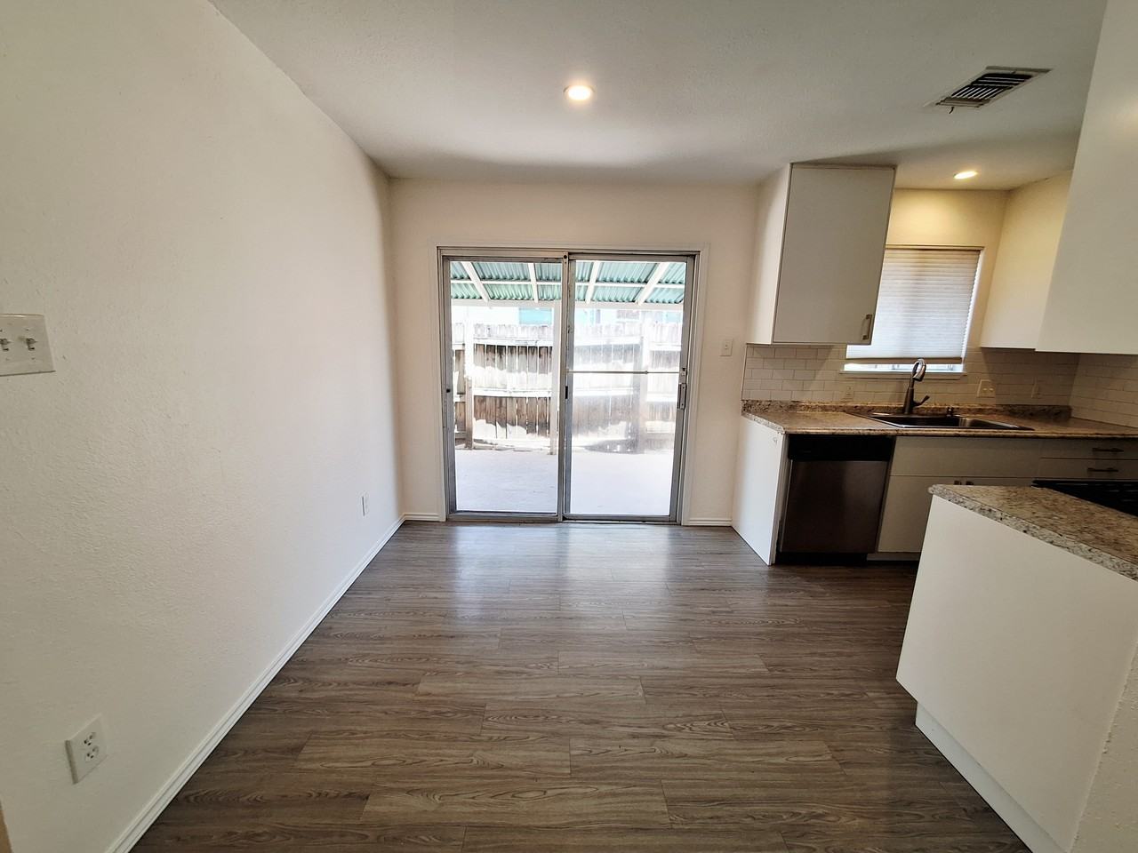 1200 Inland Grn #A - Photo 4 of 18