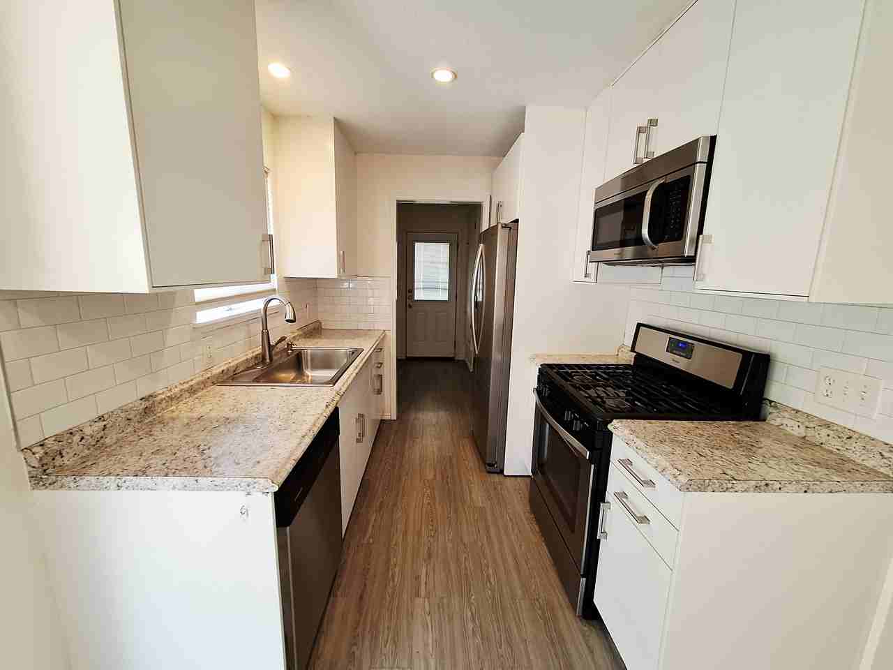 1200 Inland Grn #A - Photo 6 of 18