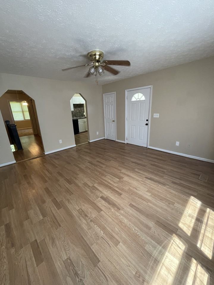 3003 1st Ave #3003 - Photo 4 of 19