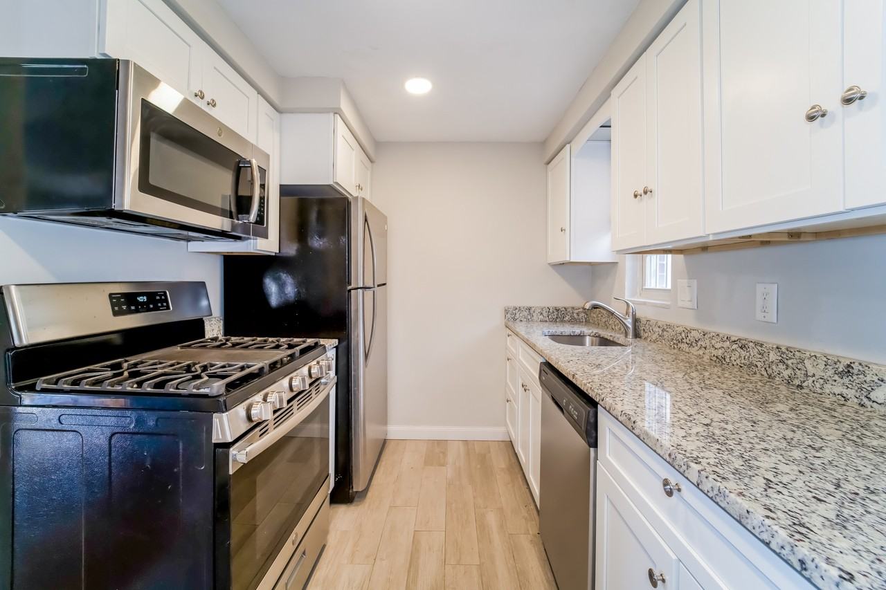 602 Lamarido St - Photo 2 of 12