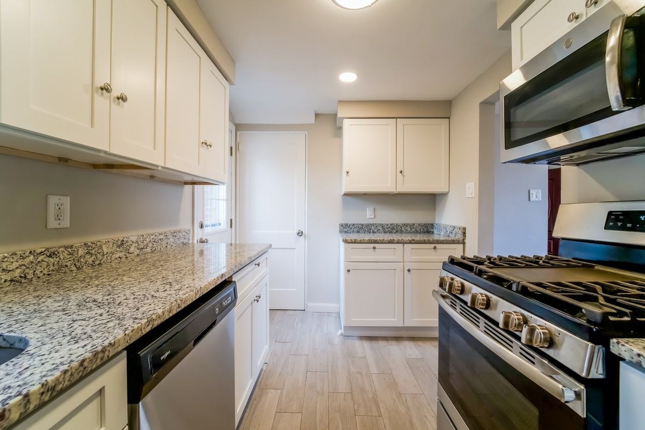 602 Lamarido St - Photo 3 of 12