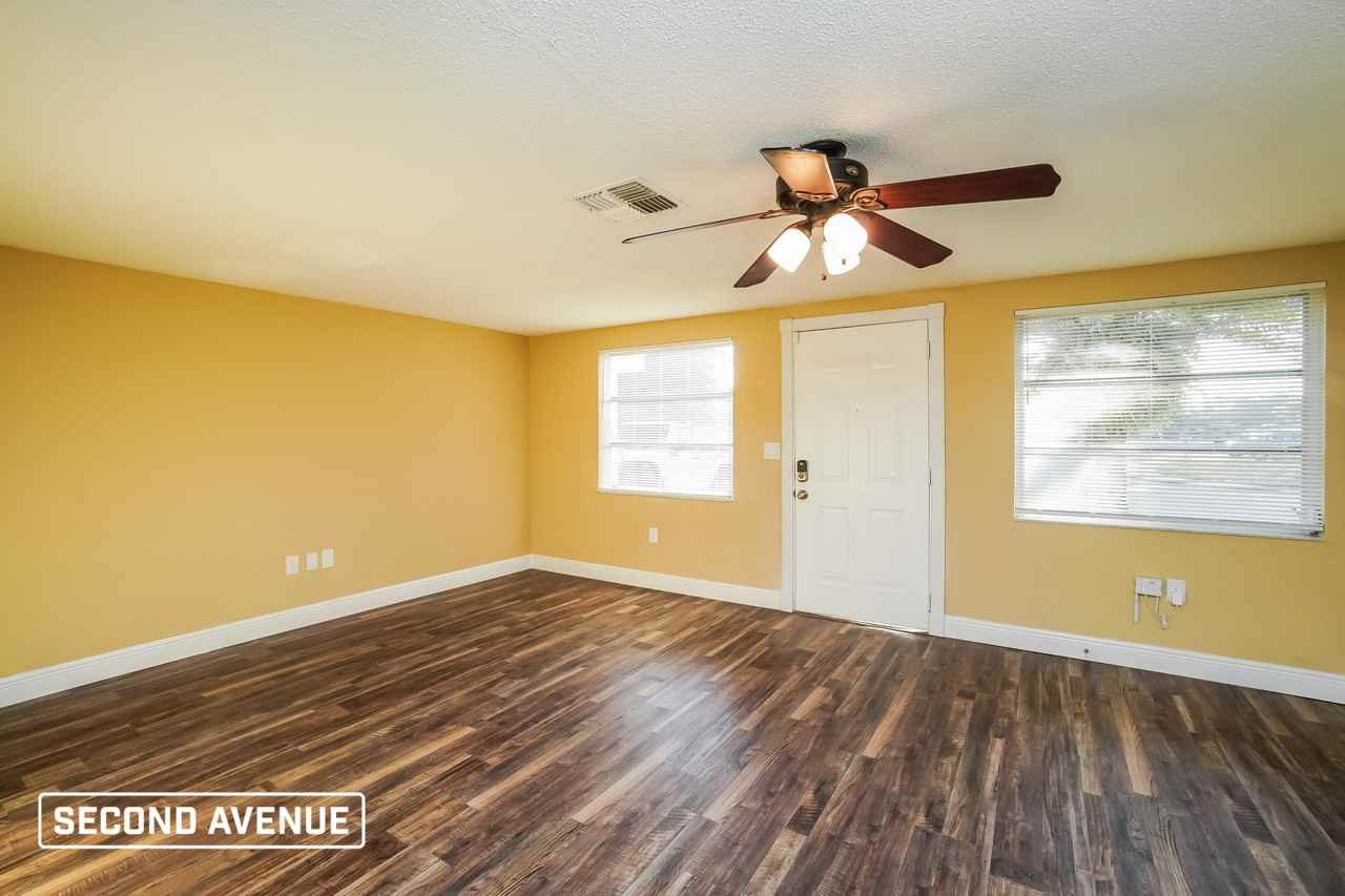 11725 Meadow Dr - Photo 4 of 18