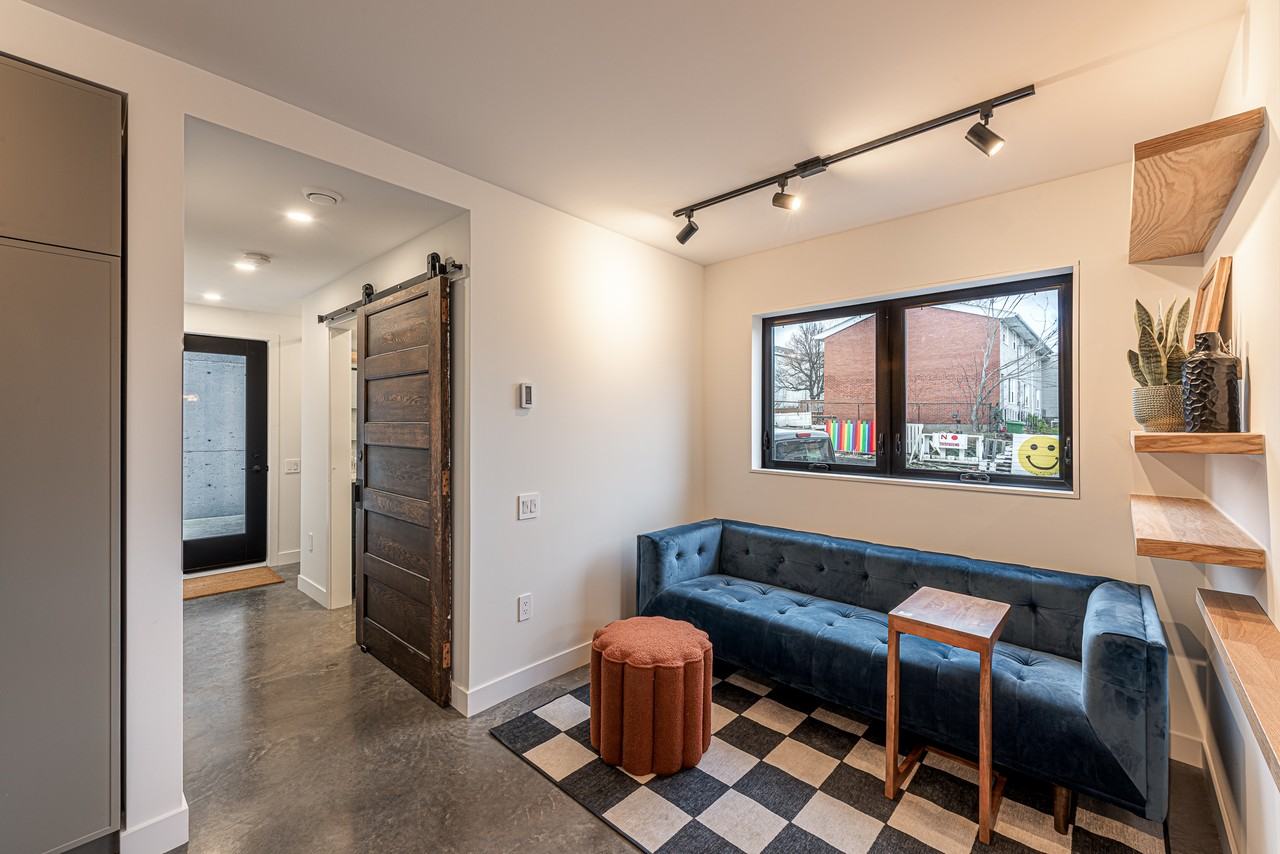 2398 Creighton St #1 - Photo 3 of 11