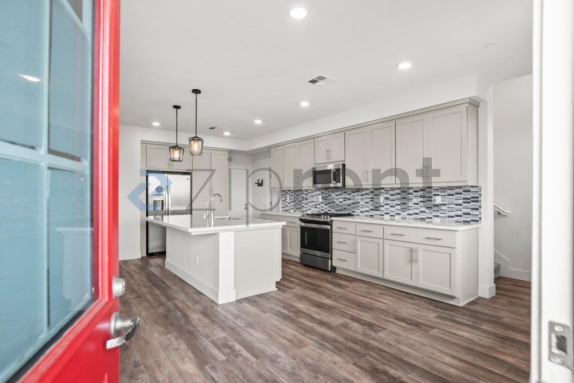9532 Seawind Way - Photo 5 of 24
