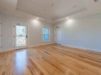 301 S Main St - Photo 4 of 30