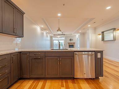 301 S Main St - Photo 6 of 30