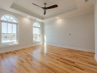 301 S Main St - Photo 7 of 30
