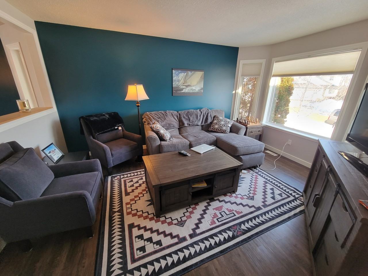 1921 6 St - Photo 2 of 41