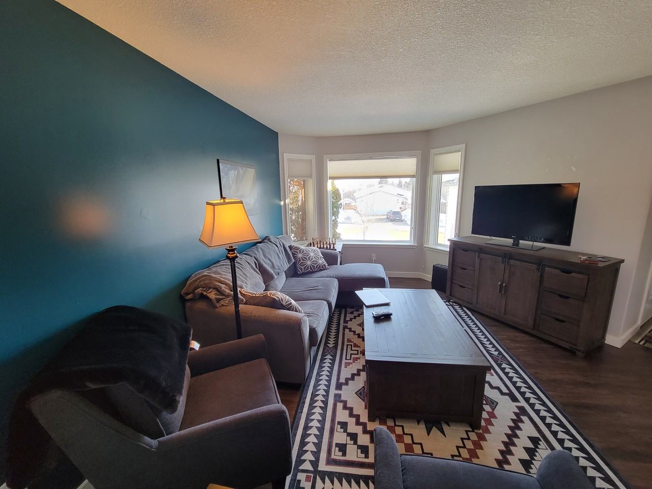 1921 6 St - Photo 4 of 41