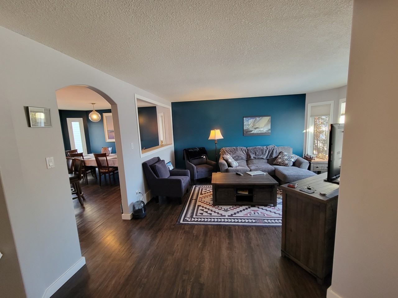 1921 6 St - Photo 5 of 41
