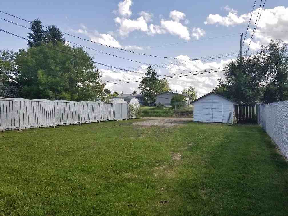 6017 52 Avenue Unit B - Photo 7 of 18