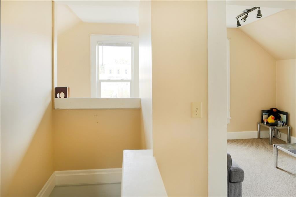 1 Frazer St - Photo 6 of 11