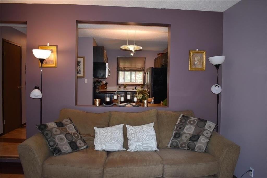 227 Edison Ave - Photo 5 of 8