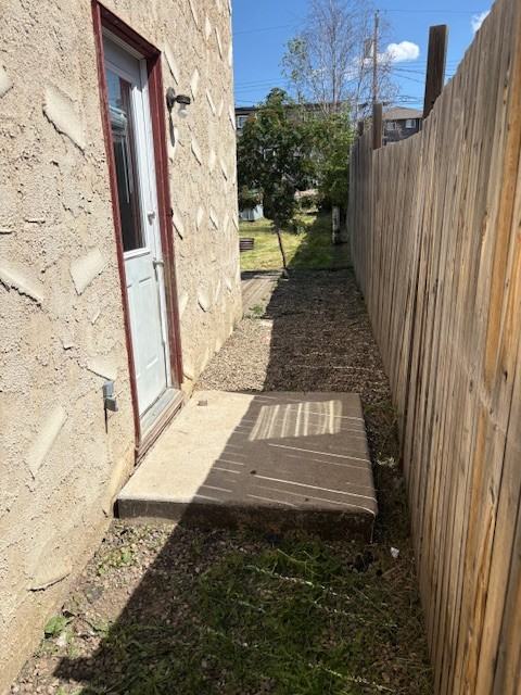 912 9 St - Photo 2 of 17