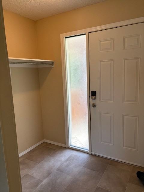 912 9 St - Photo 3 of 17