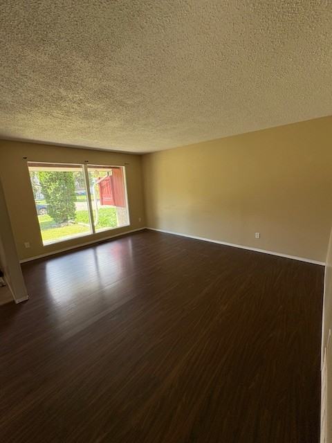 912 9 St - Photo 5 of 17