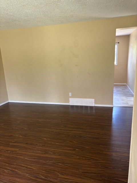 912 9 St - Photo 6 of 17