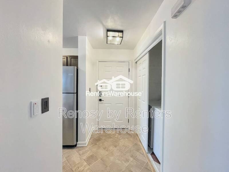 1843 Chantilly Ct #404 - Photo 4 of 28