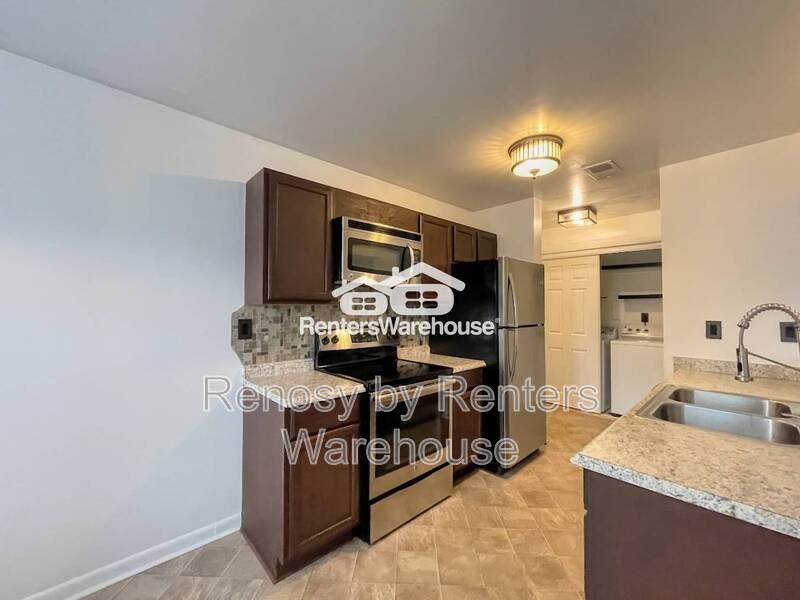 1843 Chantilly Ct #404 - Photo 7 of 28