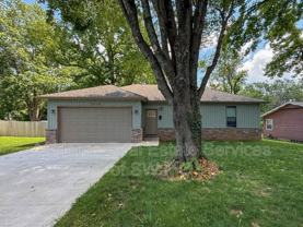 2028 S Lone Pine Ave - Photo 1 of 1