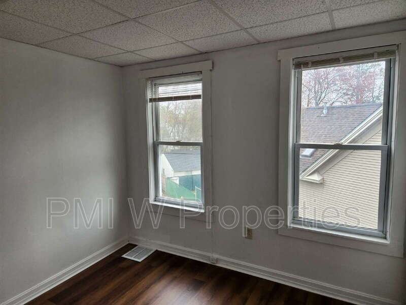 10A Beacon St #10A - Photo 5 of 17