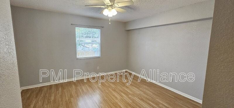 302 Lewfield Cir - Photo 6 of 12