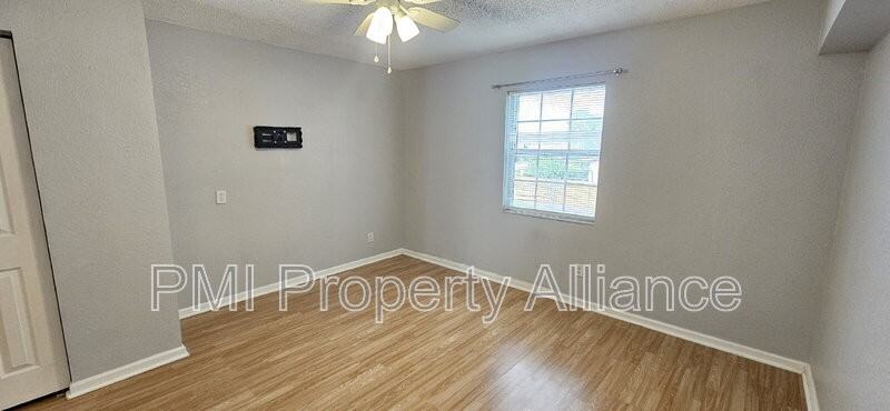 302 Lewfield Cir - Photo 7 of 12