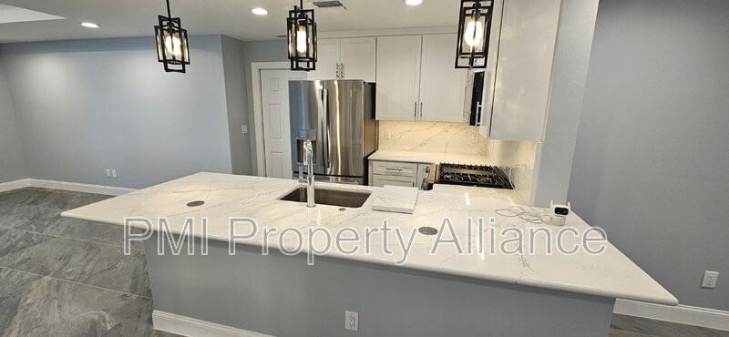 1120 Lincoln Ter #B - Photo 5 of 23