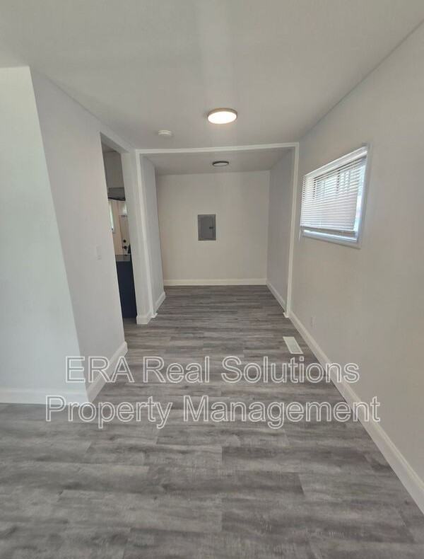 1265 Elderwood Ave - Photo 6 of 28