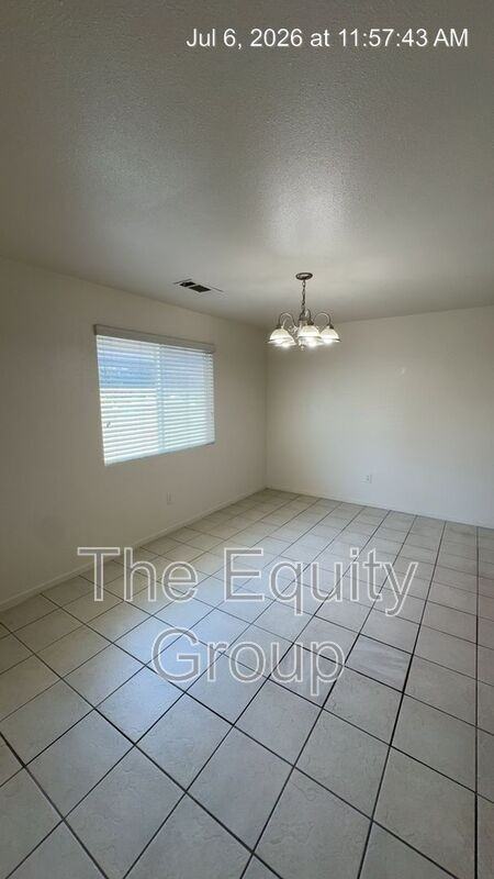 2664 W Lark Ave - Photo 5 of 18