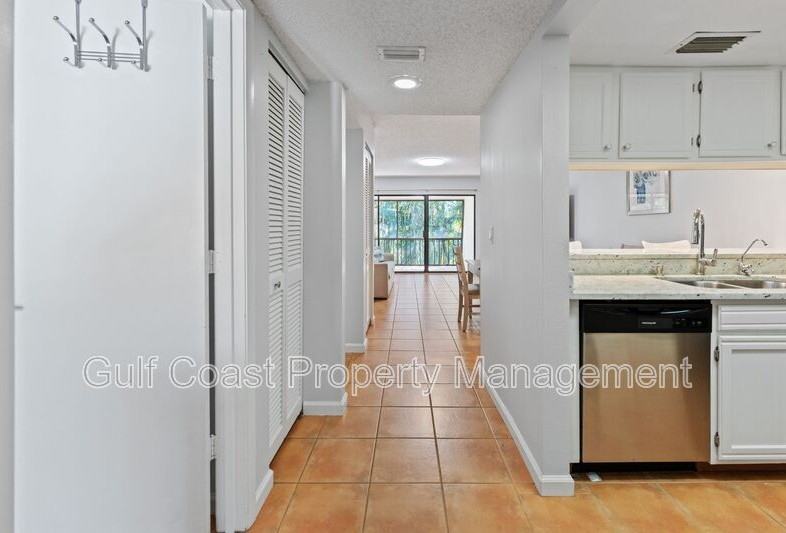 4574 Ringwood Mdw - Photo 3 of 34