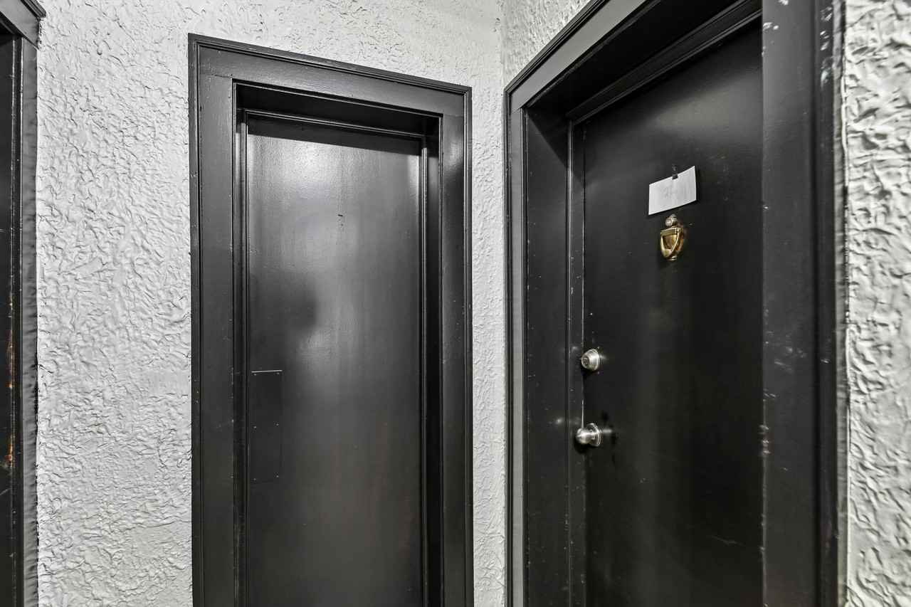 3209 Archwood Avenue/3773 West 33rd Street - Photo 4 of 31