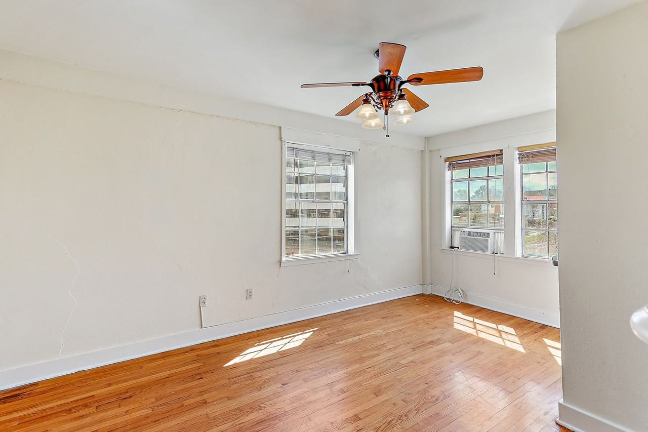 721 N State St - Photo 6 of 21