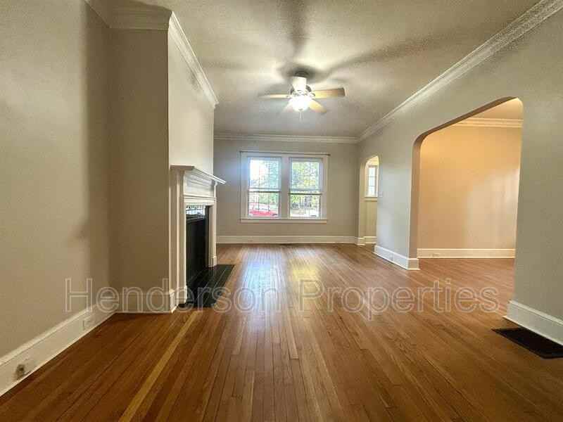 1328 Saint Julien St - Photo 4 of 22